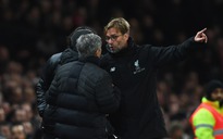 Mourinho và Klopp khẩu chiến dữ dội ngoài đường biên