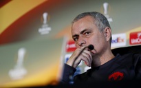 Mourinho bóng gió việc M.U 'buông' Europa League