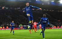 Ranieri ra đi, Leicester hạ gục Liverpool