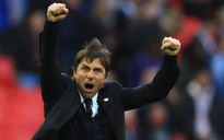 HLV Conte chê bai hai đội bóng thành Manchester