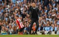 Guardiola phản pháo Conte: 'Đội nào cũng bạo chi, ngay cả Chelsea'