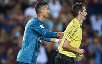 Ronaldo bị 'treo giò' 5 trận vì đẩy trọng tài