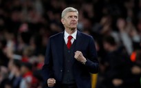 HLV Wenger chê Chelsea không biết nhìn người