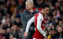 Barcelona tìm cách kéo Ozil rời khỏi Arsenal