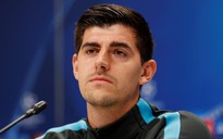 Courtois mượn Real Madrid để gây sức ép với Chelsea