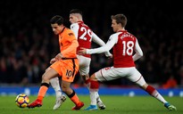 Arsenal và Liverpool chia điểm trong 'cơn mưa' bàn thắng ở sân Emirates