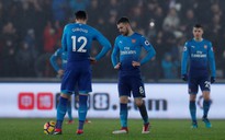 Thua sốc Swansea, Arsenal ngày càng xa top 4 Premier League