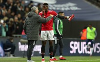 Mourinho không nên cố 'ép' Pogba đá tiền vệ thủ ở M.U