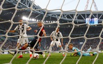 Ronaldo đạt mốc 400 bàn nhưng Juventus đứt mạch toàn thắng