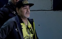 Maradona phải nhập viện cấp cứu vì chảy máu dạ dày