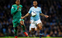 Trọng tài 'bẻ còi', Man City tạm gia tăng cách biệt với Liverpool lên thành 4 điểm