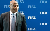 Một thành viên Hội đồng FIFA 'tra tay vào còng'