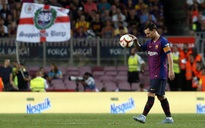 Một cầu thủ nhận thẻ đỏ, Barcelona bị cầm hòa tại Nou Camp