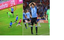 Dân mạng “té ghế” trước phản ứng Suarez đòi phạt đền vì bóng chạm tay… thủ môn