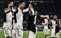 Ronaldo vượt mốc 700 bàn, Juventus vẫn 'bay' ở Serie A