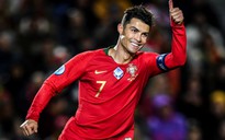 Ronaldo lập hattrick thứ 9, Bồ Đào Nha tiến sát VCK EURO 2020