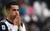 Juventus mất ngôi đầu Serie A trong ngày Ronaldo thua cuộc đua “Quả bóng vàng”