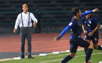 Quên nhiệm vụ dẫn dắt tuyển Campuchia, Keisuke Honda xin làm cầu thủ khắp nơi