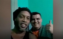 Đoạn video Ronaldinho chia sẻ cảm xúc trong nhà tù Paraguay gây sốt