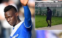 “Ngựa chứng” Balotelli bị đuổi khi đến sân tập của CLB Brescia