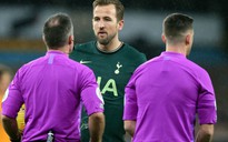 Trận Tottenham vs Fulham bị hoãn, Ngoại hạng Anh đối diện nguy cơ tạm dừng