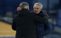 Cúp FA: Mourinho ví von ‘loạn xì ngầu’ sau thất bại ‘điên rồ’ của Tottenham trước Everton