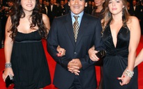 Hai cô con gái của Maradona bị tố ‘cướp’ tài sản và bỏ rơi người cha huyền thoại