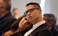 Mẹ của Ronaldo không được đến sân xem trận M.U vs Newcastle