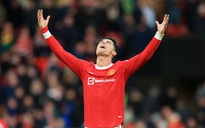 LĐBĐ Anh luận tội Ronaldo vụ xô xát với CĐV, án cấm treo lơ lửng