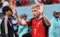 De Bruyne của Bỉ bối rối khi nhận giải cầu thủ xuất sắc nhất trận thắng Canada