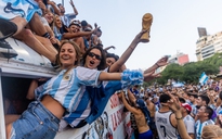 Người Argentina vỡ òa niềm vui sau chức vô địch World Cup vượt ranh giới bóng đá