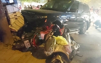 Xe Range Rover gây tai nạn liên hoàn, 3 người bị thương