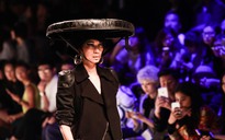 Xuân Lan bất ngờ mở màn show diễn Kelly Bùi ở 'Shanghai Fashion Week'