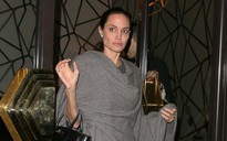 Angelina Jolie lộ ảnh hốc hác, được cho chỉ nặng 36 kg