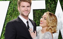 Nhà bị thiêu rụi, Miley Cyrus và Liam Hemsworth tổ chức cưới đơn giản