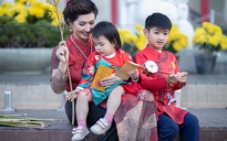 Nguyễn Hồng Nhung cùng hai con đón tết truyền thống tại Mỹ