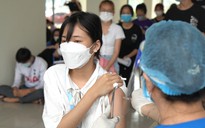 Hàng ngàn sinh viên được tiêm vắc xin ngày quay lại KTX Đại học Quốc gia