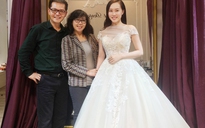 Giám đốc Nhà hát Kịch Hà Nội NSND Trung Hiếu đưa bạn gái 9X thử váy cưới