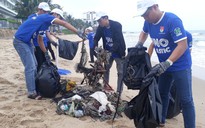 Phú Quốc ô nhiễm trầm trọng: Thanh niên ra quân chống rác thải nhựa
