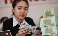 Ngân hàng tăng giá USD lên đỉnh