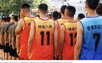 Lính Trung Quốc dọn dẹp đường phố Hồng Kông thuộc đơn vị chống khủng bố hàng đầu