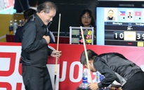 Xem hành động gây sốt của Quyết Chiến khiến huyền thoại billiards Efren Reyes 'đứng hình'
