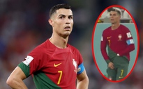 Ronaldo gây sốc với hành động lạ trong trận đấu của tuyển Bồ Đào Nha