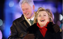 Cựu Tổng thống Bill Clinton bảo vệ vợ, đổ lỗi đảng Cộng hòa
