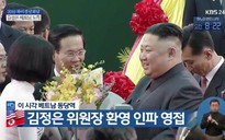 Nữ sinh tặng hoa cho Chủ tịch Kim Jong-un là ai?