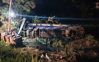 Tai nạn ở Phú Yên: Xe khách lật xuống vực, 33 người bị thương