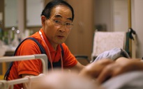 Người già Nhật Bản cặm cụi làm việc đến tuổi 80