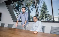 Bộ đôi cựu kỹ sư Apple lập startup làm cảm biến ô tô điện