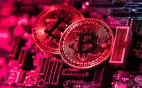 Giá bitcoin rớt xuống đáy hơn 1 năm