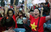 Kiều bào xa Tổ quốc: Trái tim nóng rực nghĩ về Việt Nam ngày chiến thắng